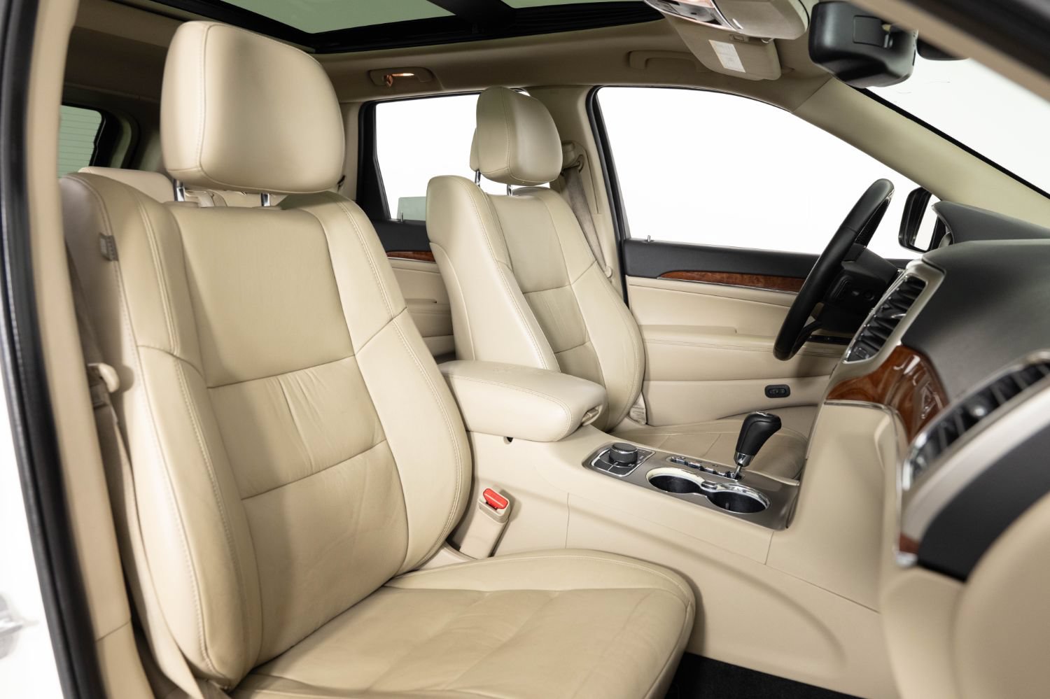 Used 2011 Jeep Grand Cherokee Limited AWD/4WD image 28