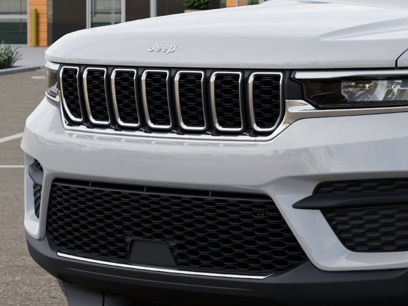 New 2026 Jeep Grand Cherokee Laredo image 11
