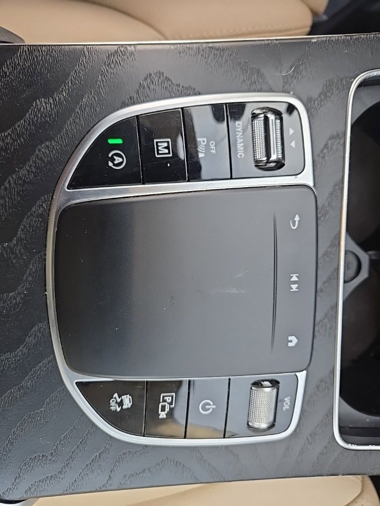 Used 2021 Mercedes-Benz GLC 300 4MATIC image 38