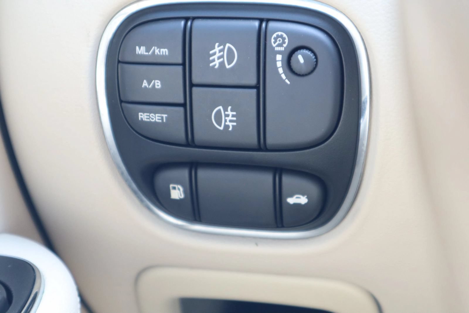 Used 2004 Jaguar XJ8 RWD image 26