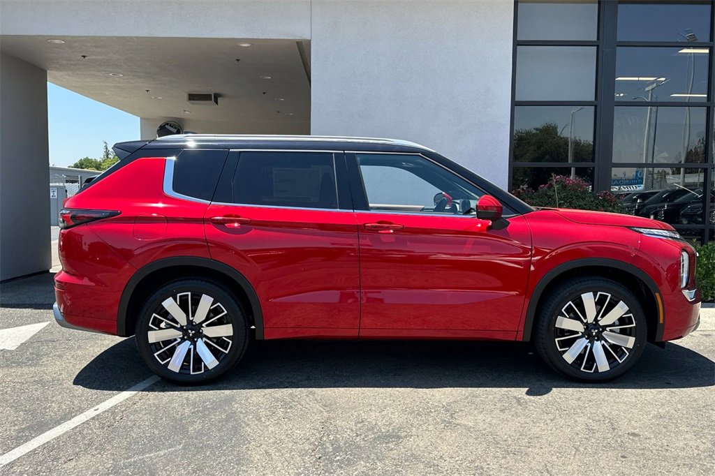 New 2025 Mitsubishi Outlander SEL image 4