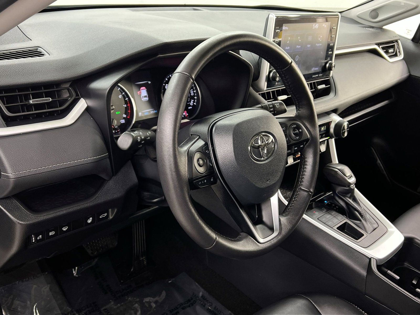 Used 2022 Toyota RAV4 XLE Premium image 7