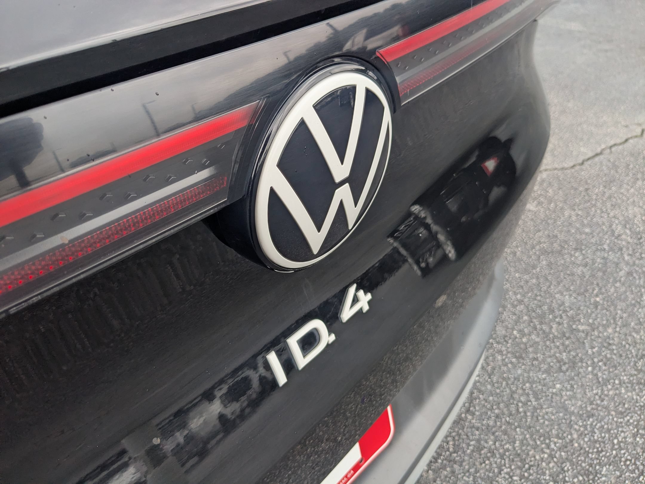 Used 2021 Volkswagen ID.4 Pro S w/ Gradient Package AWD/4WD image 27
