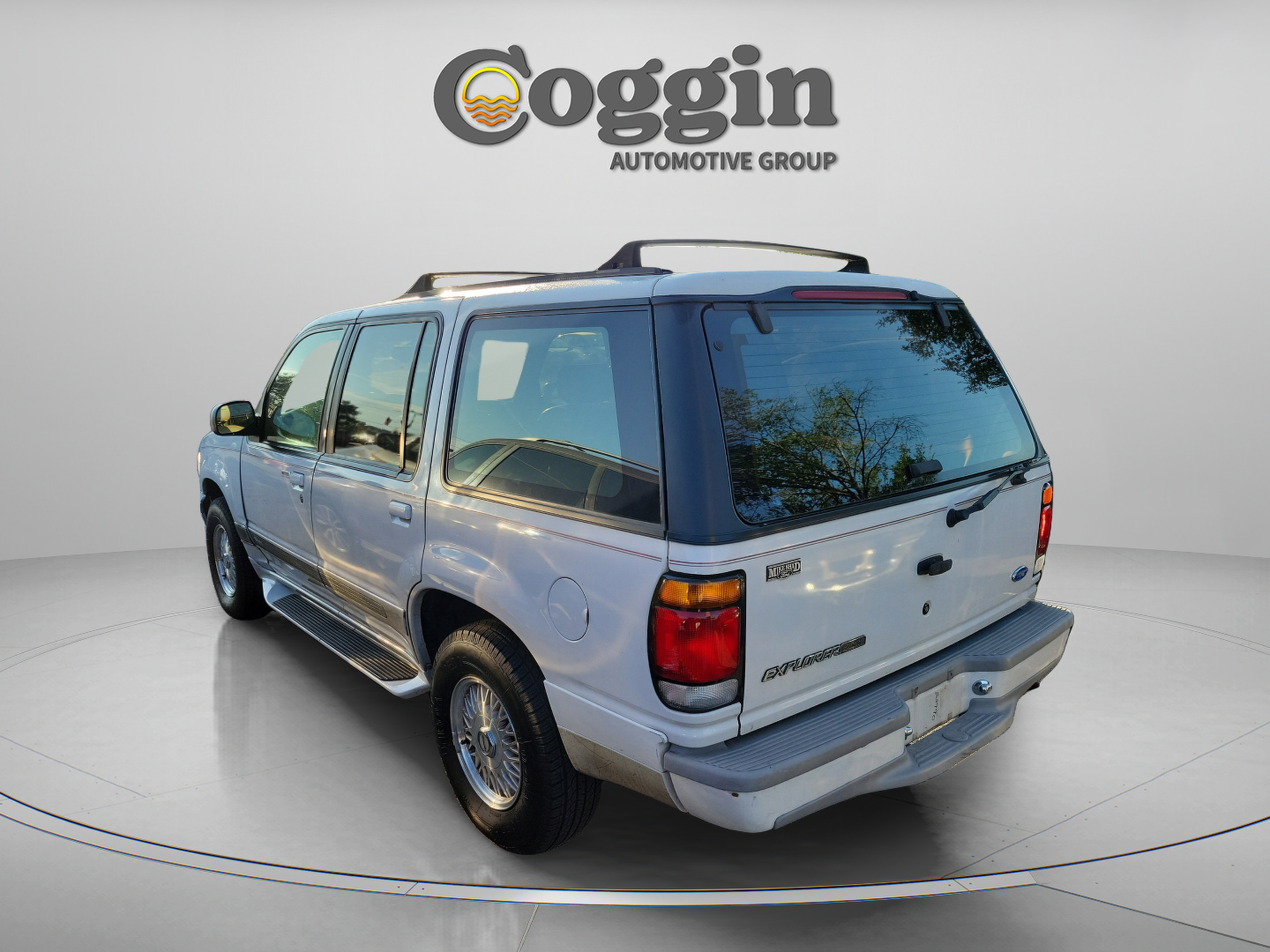 Used 1995 Ford Explorer Eddie Bauer RWD image 3