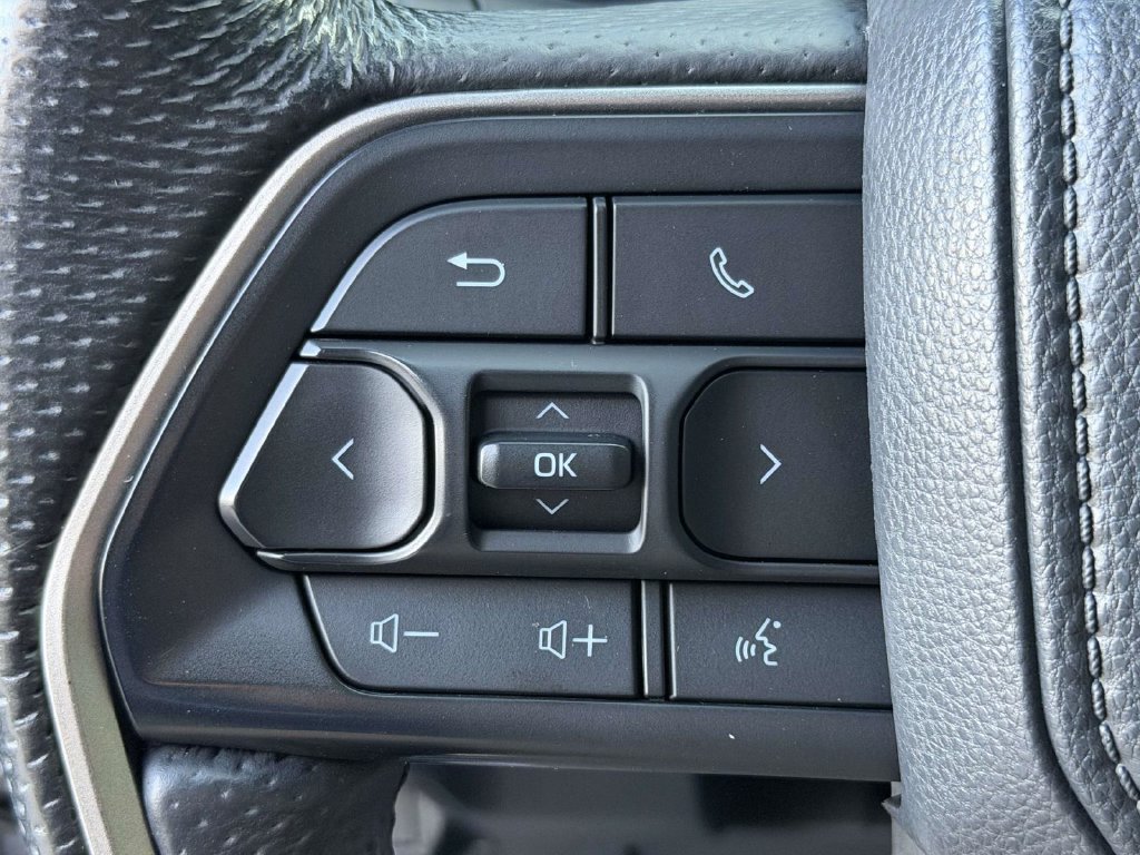 Used 2025 Toyota Tacoma TRD Sport AWD/4WD image 23