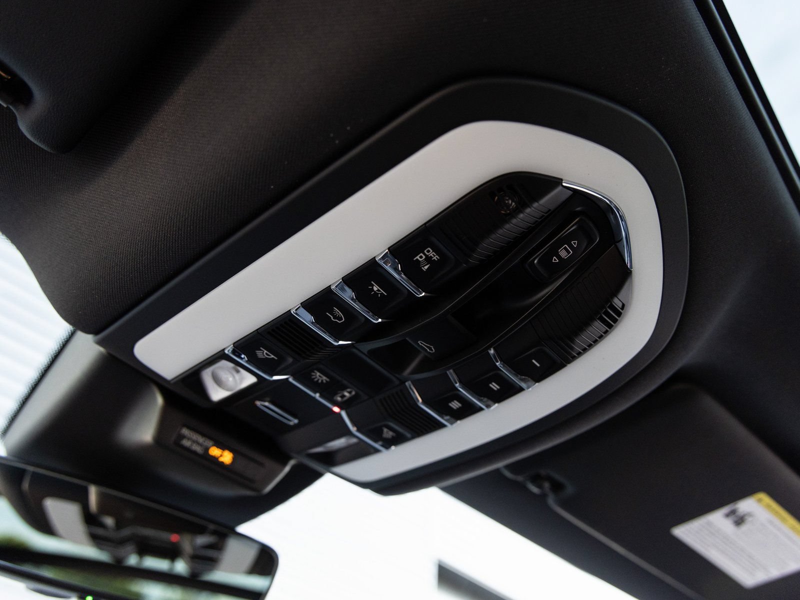 New 2026 Porsche Macan AWD/4WD image 20