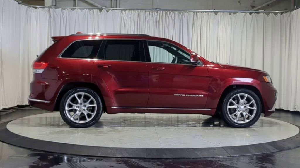 Used 2016 Jeep Grand Cherokee Summit w/ Platinum Series Group AWD/4WD image 11