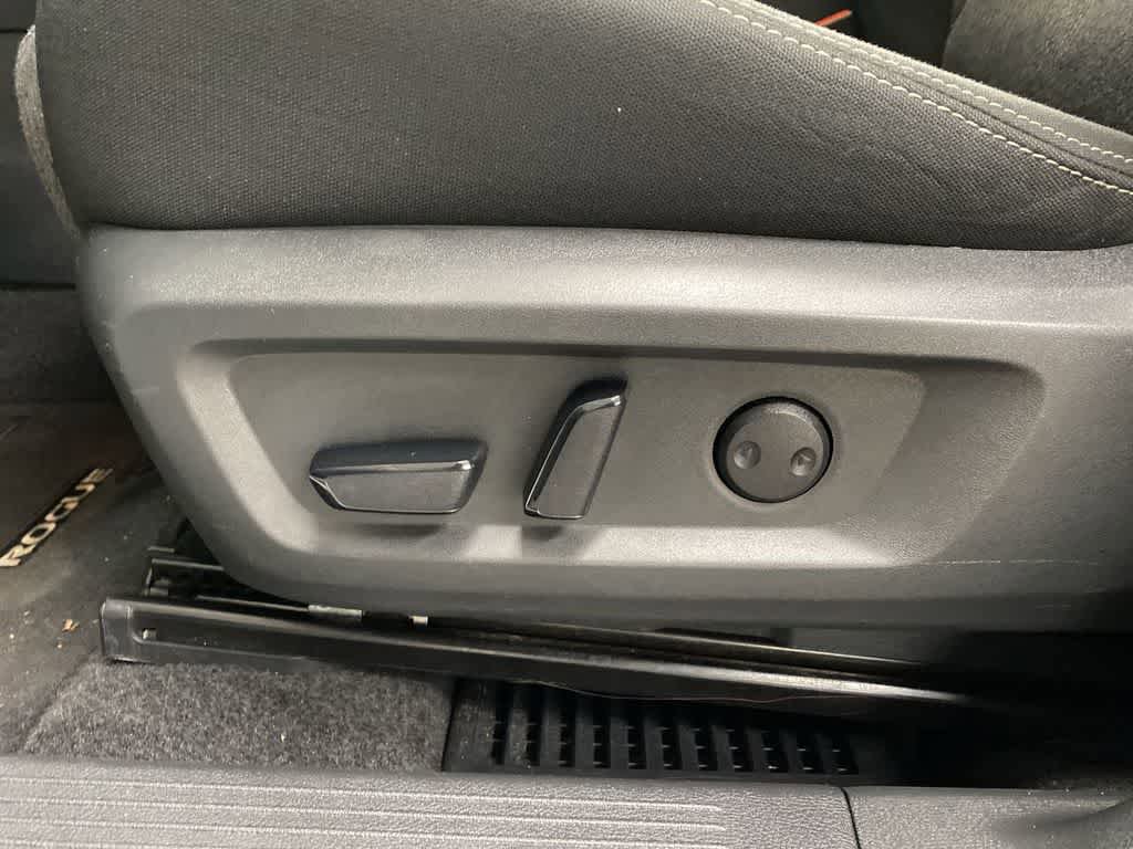 Used 2024 Nissan Rogue SV image 14