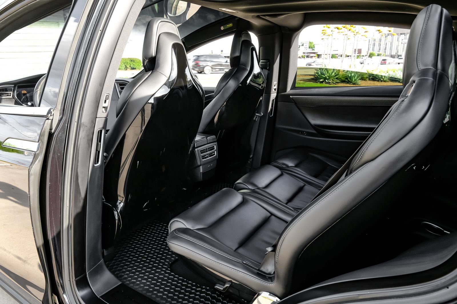 Used 2016 Tesla Model X 75D AWD/4WD image 36