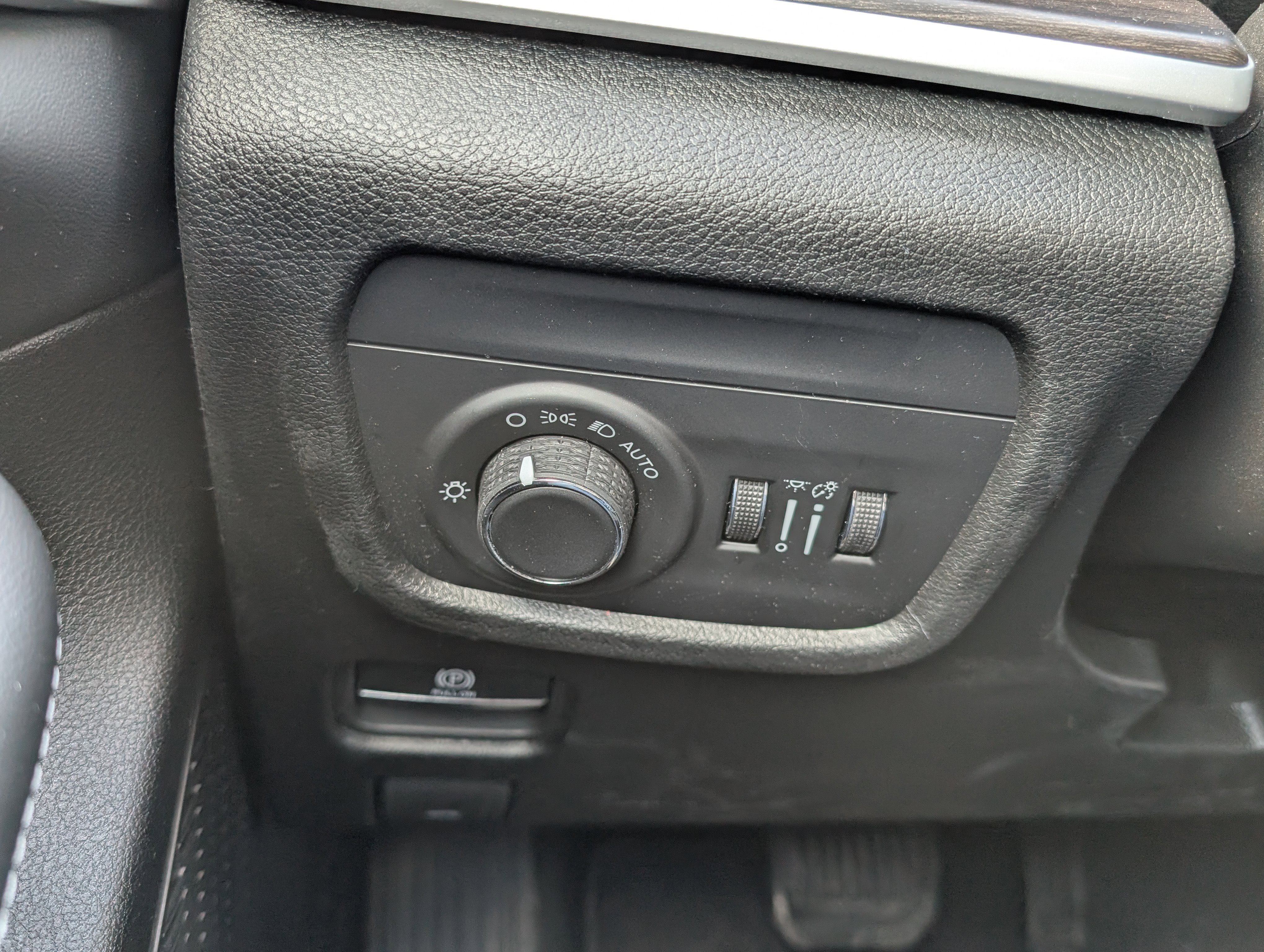 New 2026 Jeep Grand Cherokee Altitude image 21