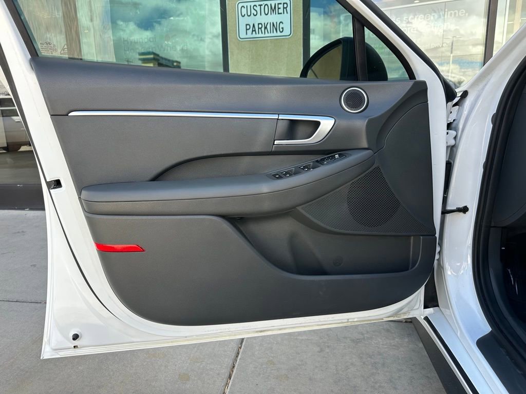 Used 2021 Hyundai Sonata SE image 12