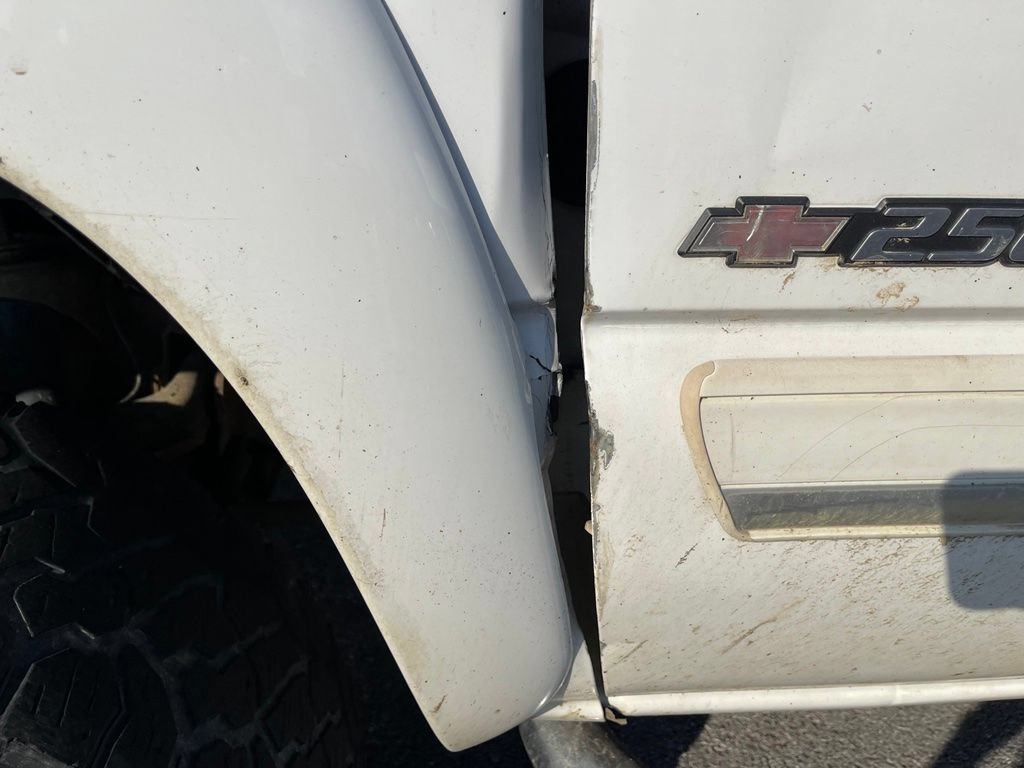 Used 2006 Chevrolet Silverado 2500 LT AWD/4WD image 32