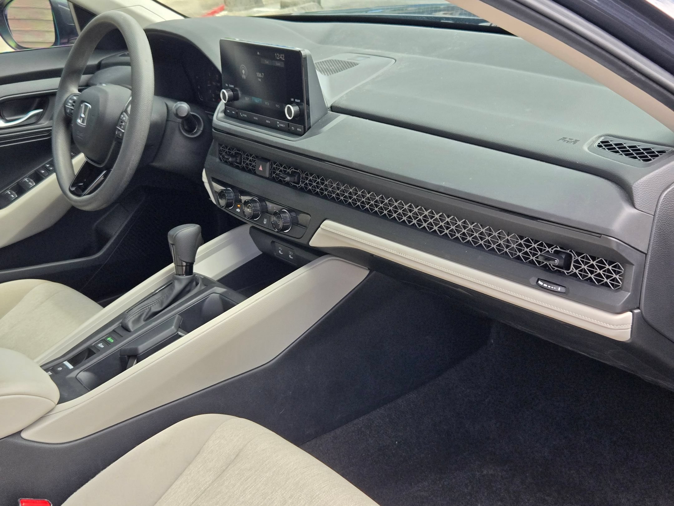 Certified 2024 Honda Accord LX image 29