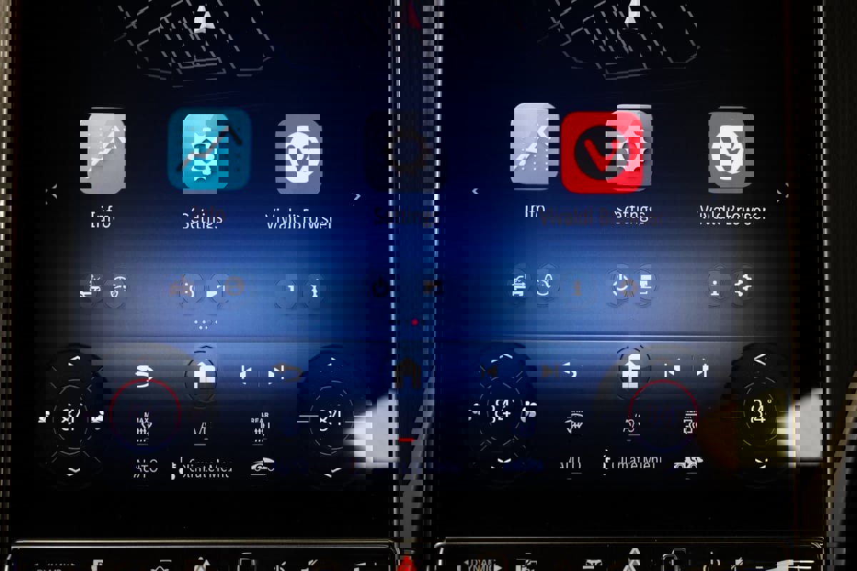 Used 2025 Mercedes-Benz GLC 300 4MATIC Coupe image 55