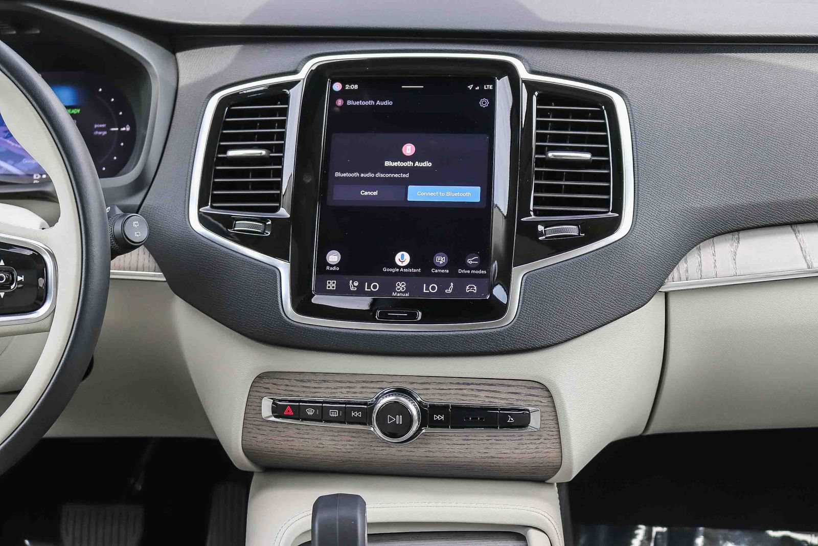 Used 2024 Volvo XC90 T8 Plus w/ Protection Package Premier AWD/4WD image 15