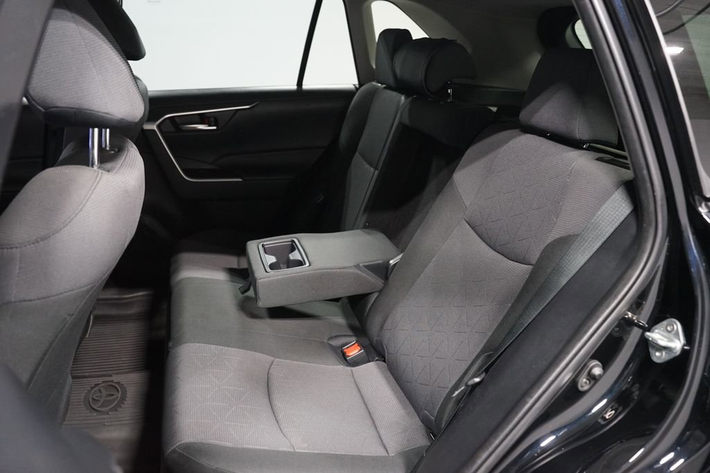 Used 2025 Toyota RAV4 XLE image 29