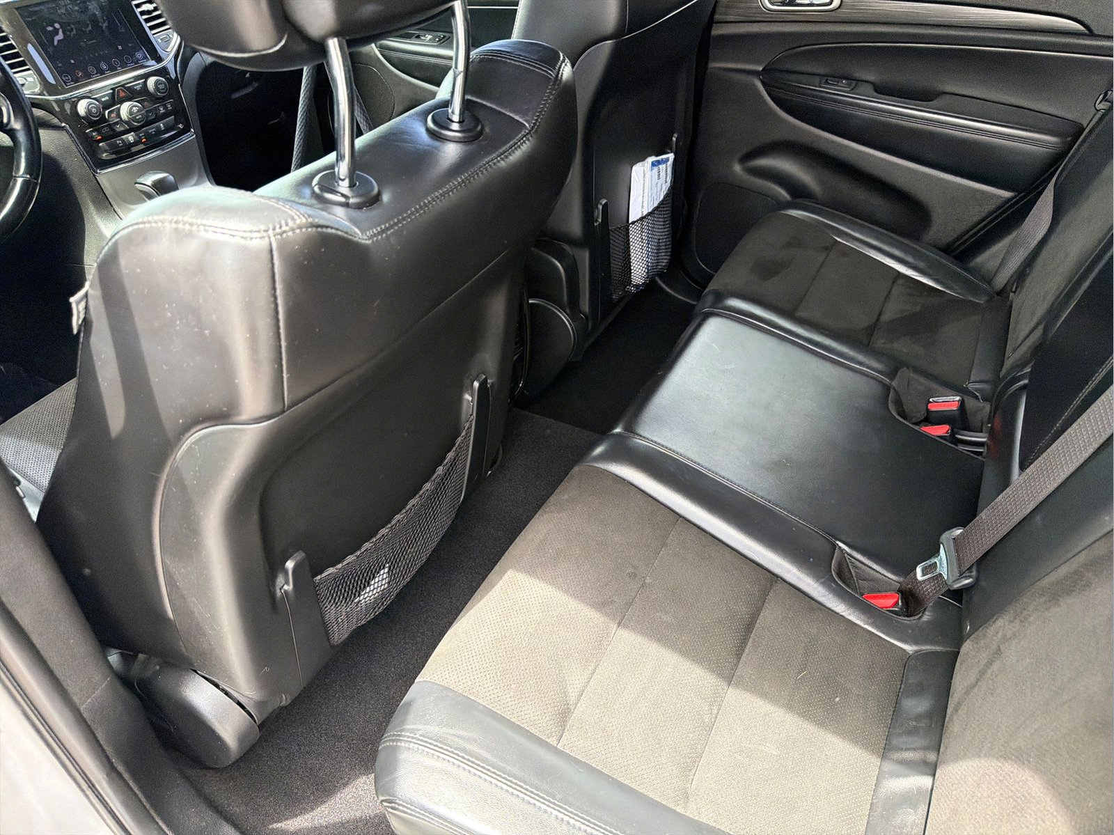 Used 2021 Jeep Grand Cherokee Laredo X RWD image 28