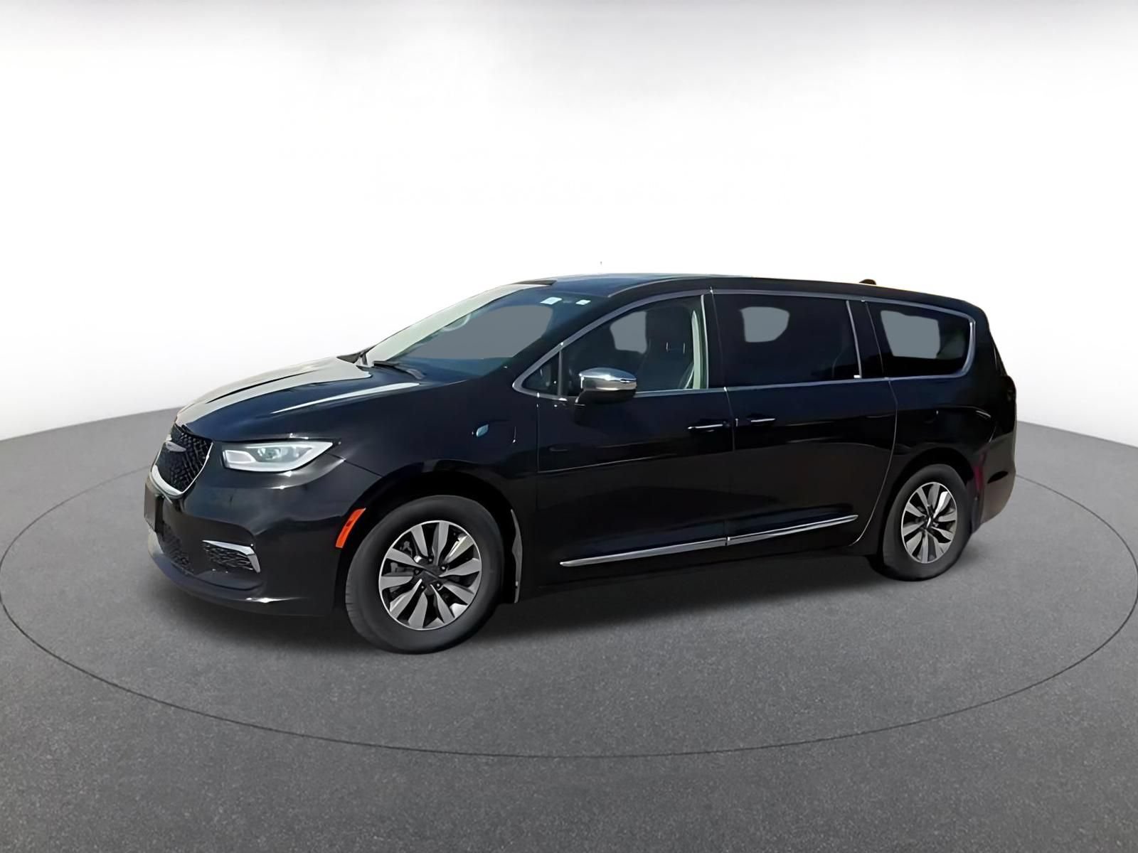 Used 2023 Chrysler Pacifica Limited FWD image 7