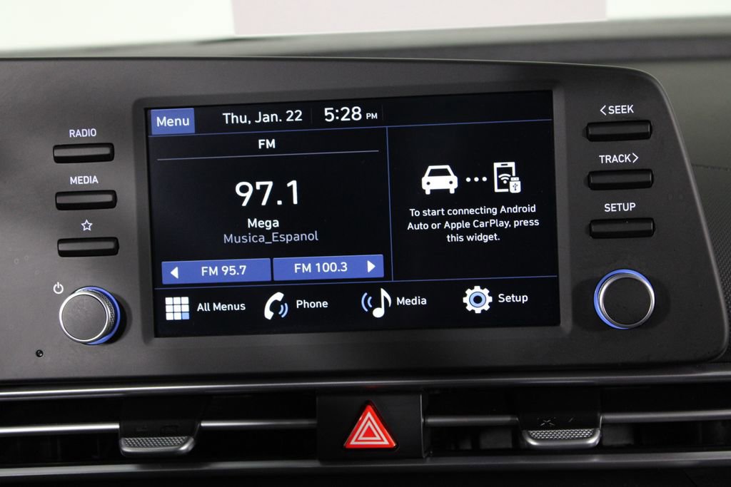 Certified 2025 Hyundai Elantra SE image 8