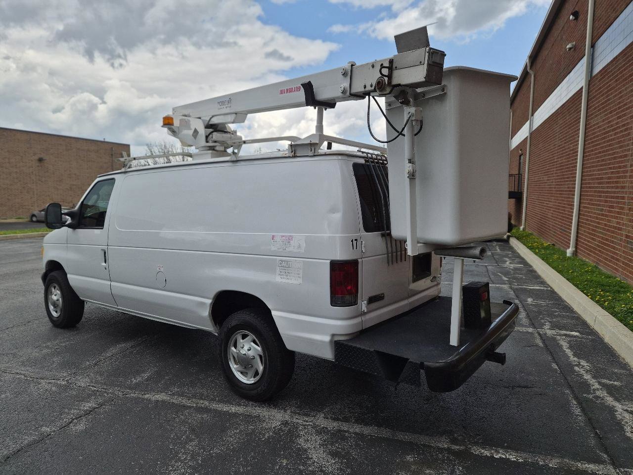 Used 2007 Ford E-350 and Econoline 350 Super Duty RWD image 9