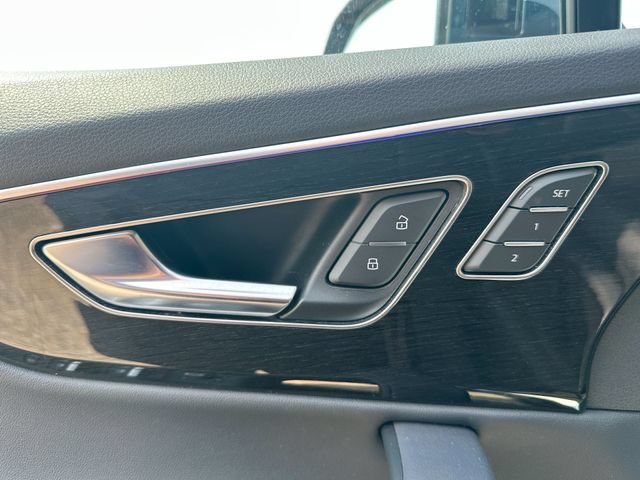 Used 2025 Audi Q7 3.0T Premium Plus AWD/4WD image 45