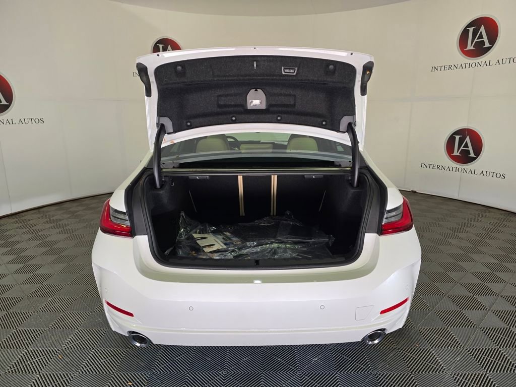 New 2025 BMW 330i xDrive Sedan w/ Premium Package AWD/4WD image 8