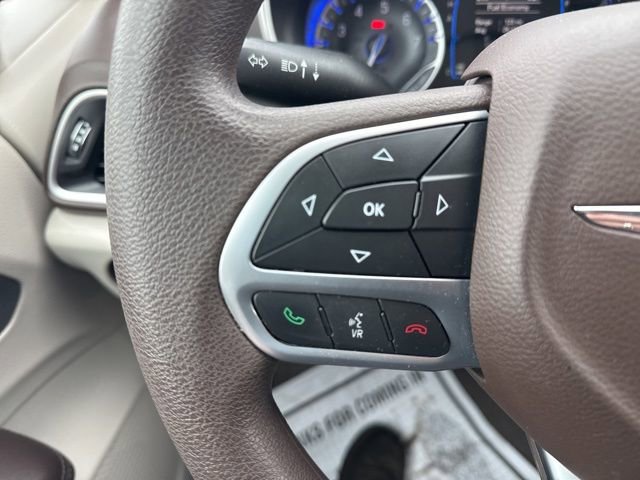 Used 2017 Chrysler Pacifica Touring image 21