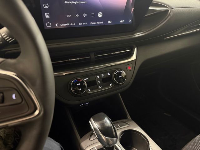 Used 2024 Buick Envista Preferred w/ Convenience I Package image 19