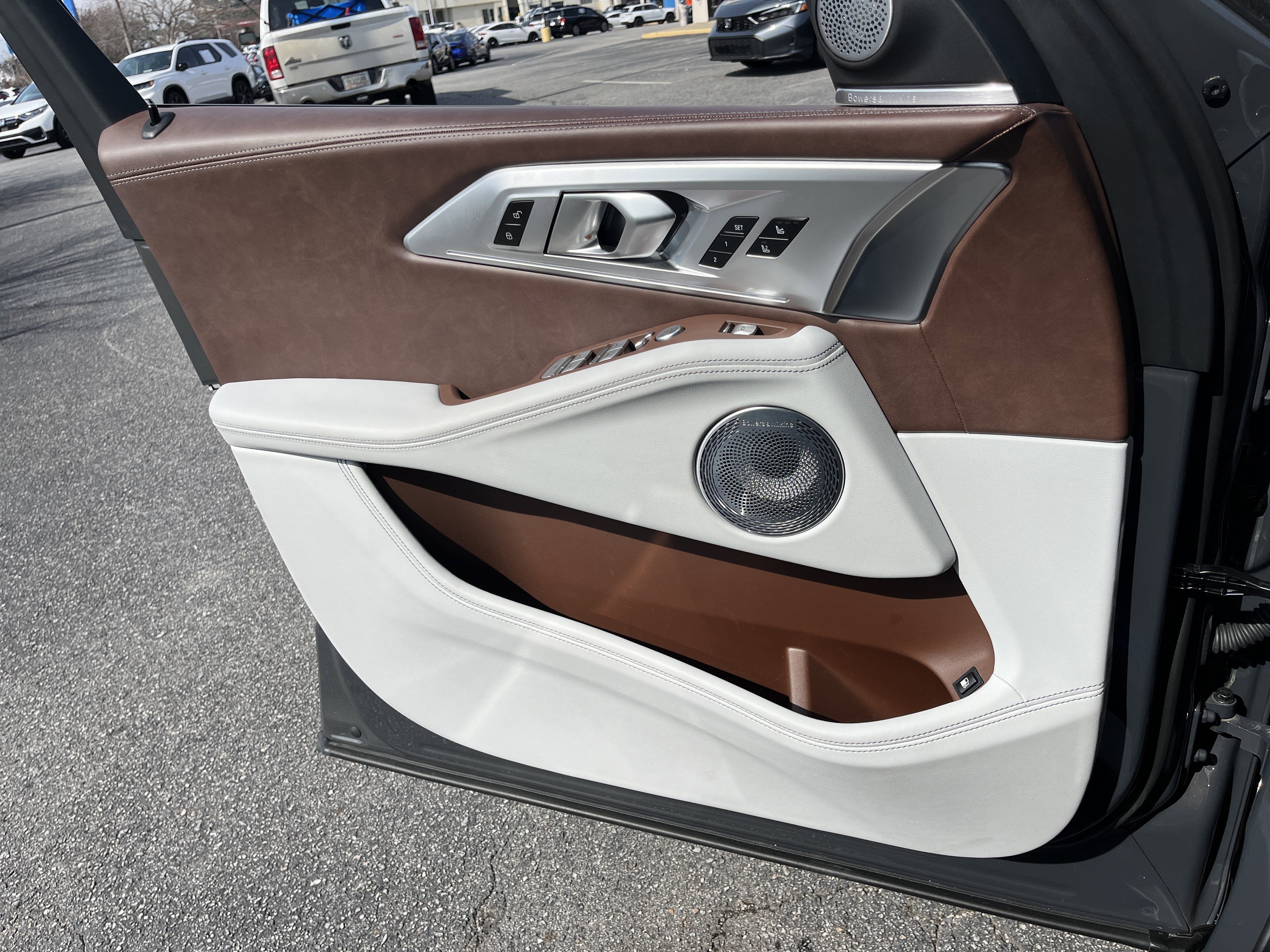 Used 2025 BMW XM image 16