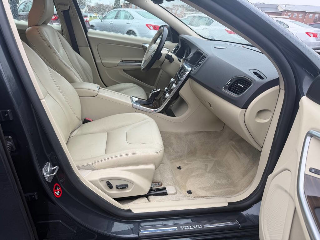 Used 2015 Volvo V60 T5 Premier w/ Convenience Package image 10