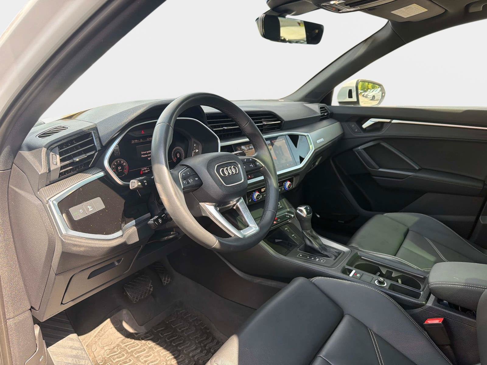 Used 2024 Audi Q3 2.0T Premium Plus w/ Premium Plus Package AWD/4WD image 22
