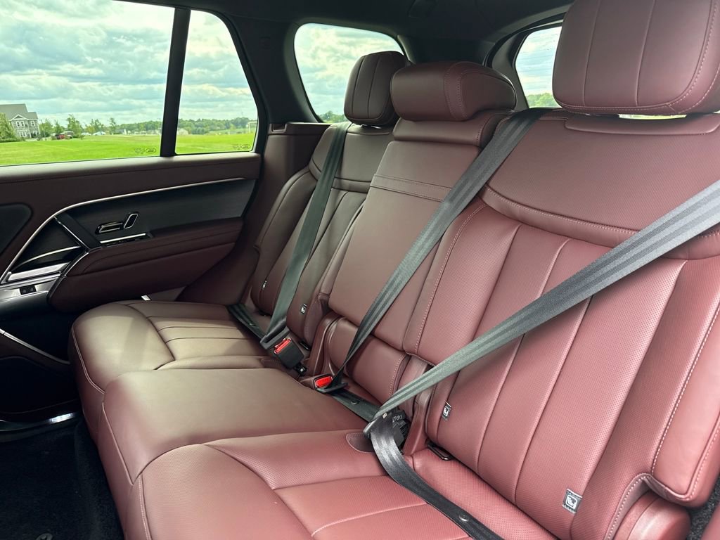 New 2025 Land Rover Range Rover SE image 14