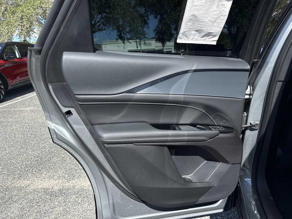 Certified 2024 Cadillac Lyriq Tech AWD/4WD image 12