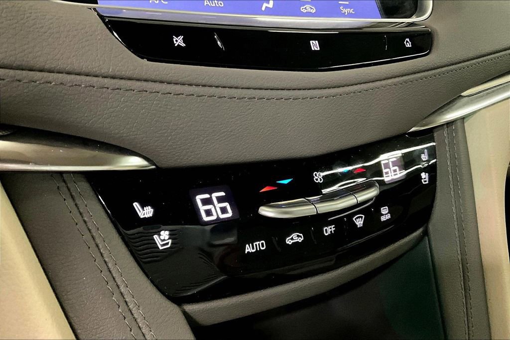 Used 2021 Cadillac XT5 Premium Luxury w/ LPO, Floor Liner Package AWD/4WD image 15
