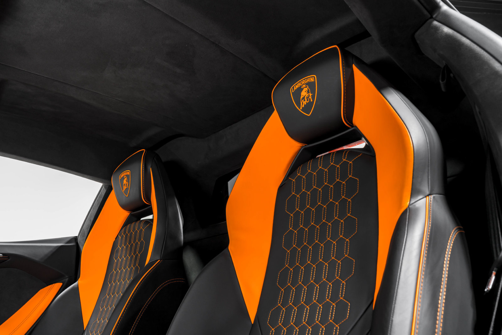 Used 2025 Lamborghini Revuelto AWD/4WD image 18