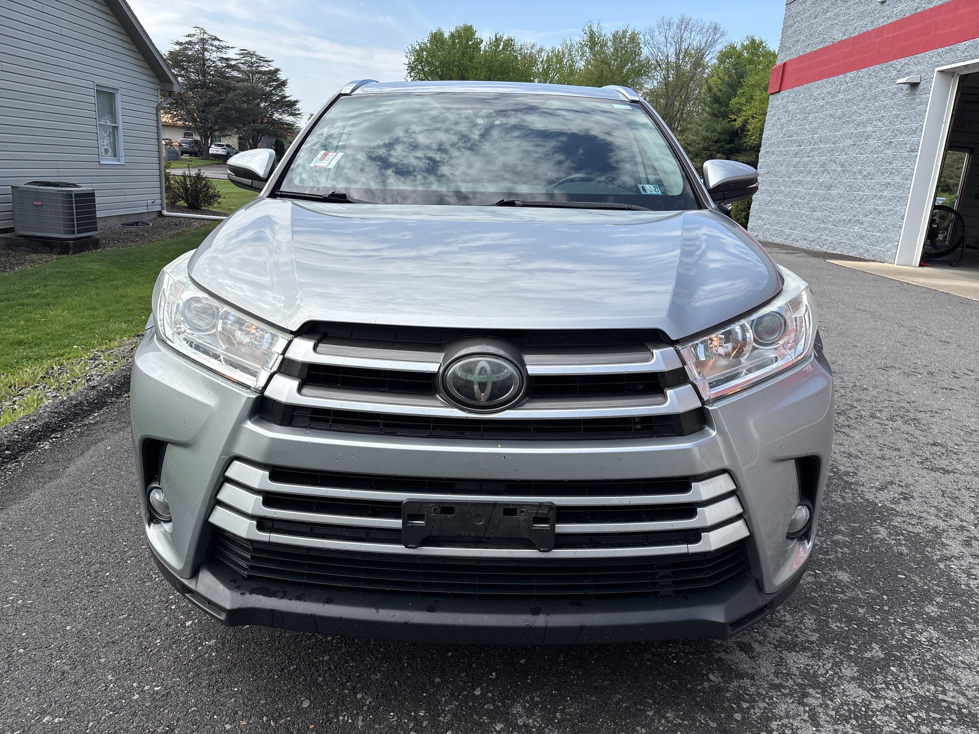 Used 2018 Toyota Highlander XLE AWD/4WD image 8