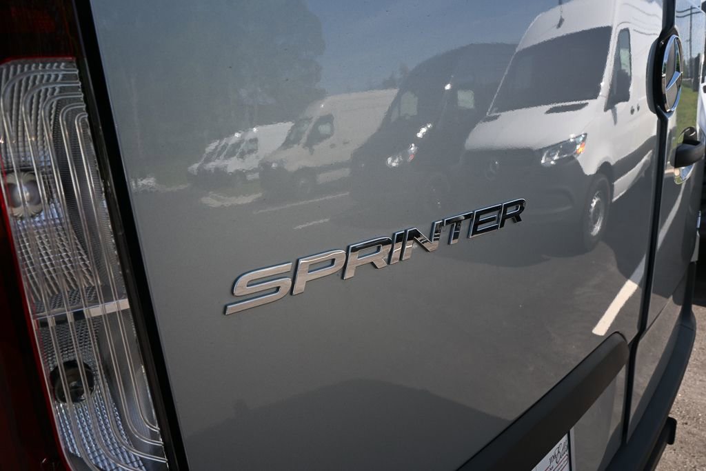 Used 2025 Mercedes-Benz Sprinter 2500 image 28