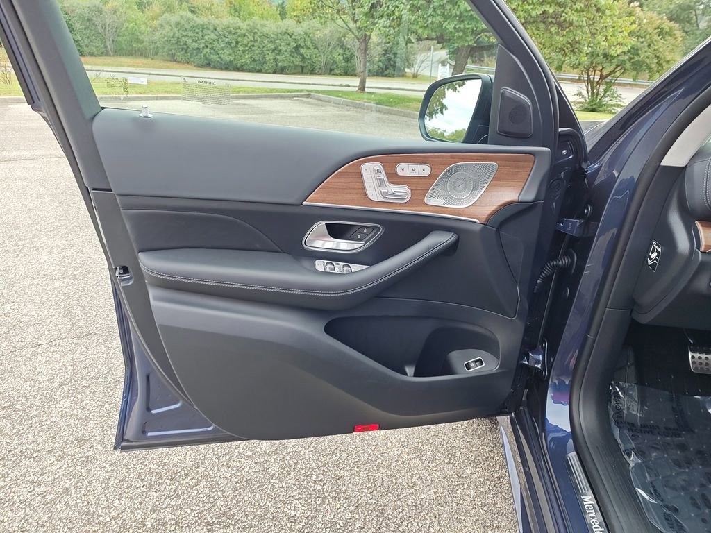 New 2026 Mercedes-Benz GLS 450 4MATIC image 11