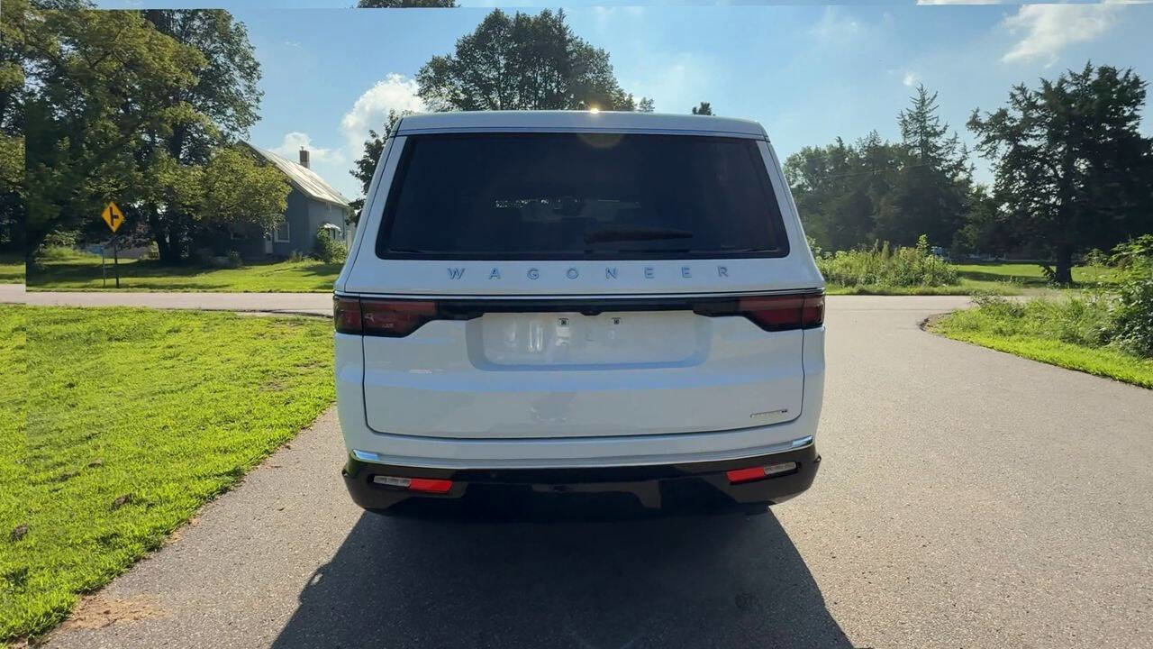 Used 2024 Jeep Wagoneer L Series III w/ Flexible Seating Group image 4