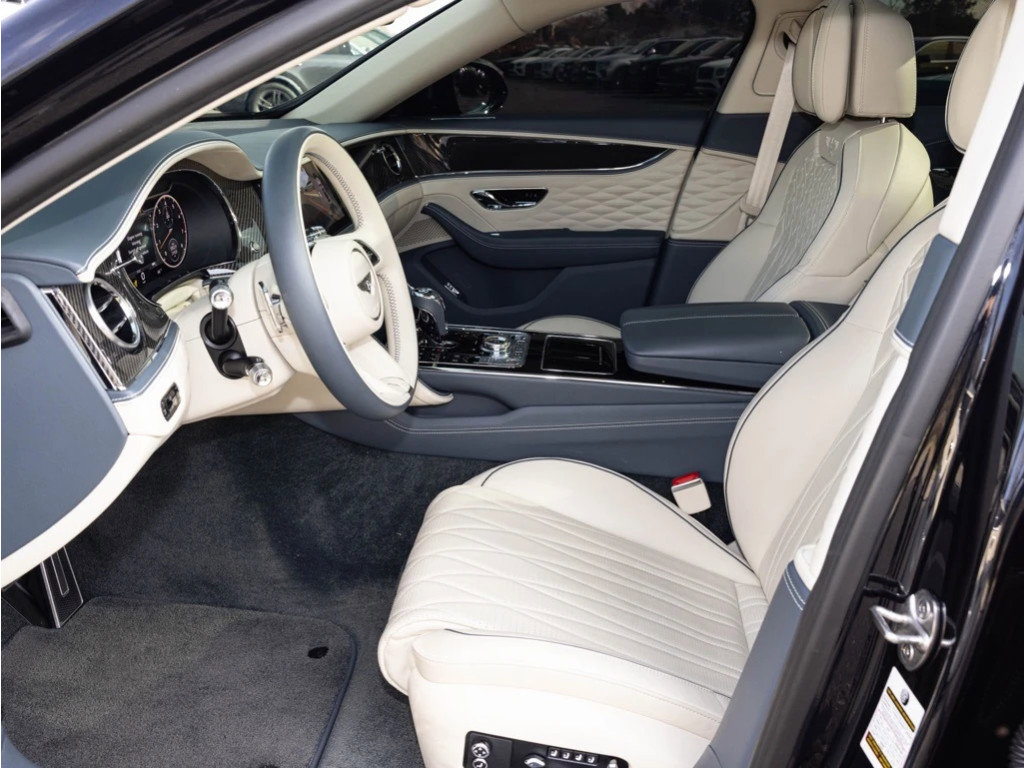 Certified 2022 Bentley Flying Spur W12 image 29