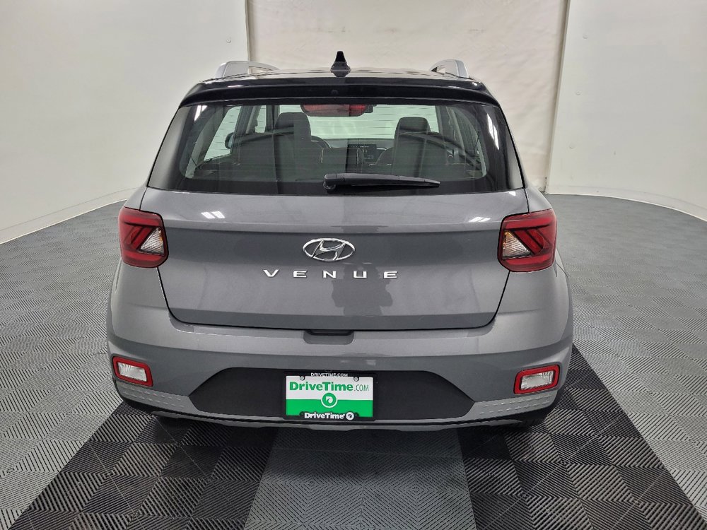 Used 2022 Hyundai Venue Limited image 7