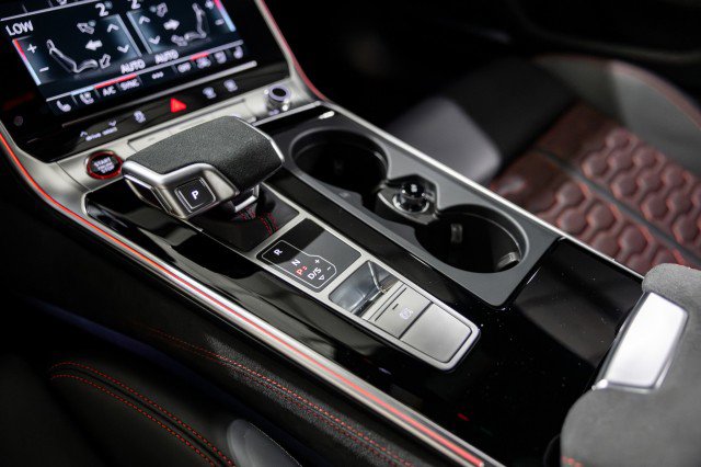 Used 2025 Audi RS 6 performance w/ Black Optic Package image 25