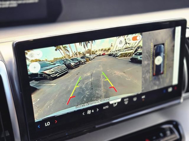 Used 2025 Ford Expedition Active image 26