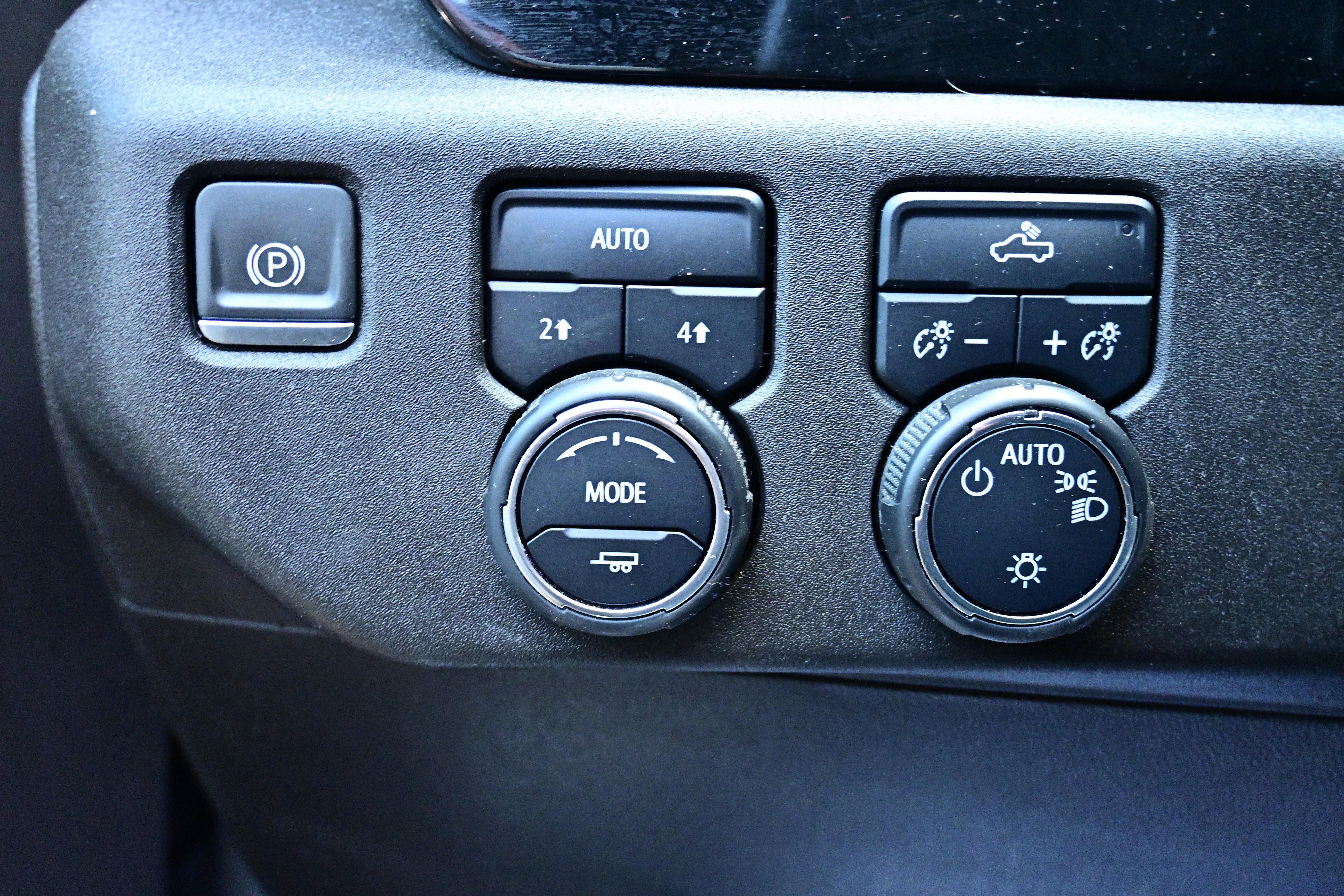 Used 2024 Chevrolet Silverado 1500 LT AWD/4WD image 23