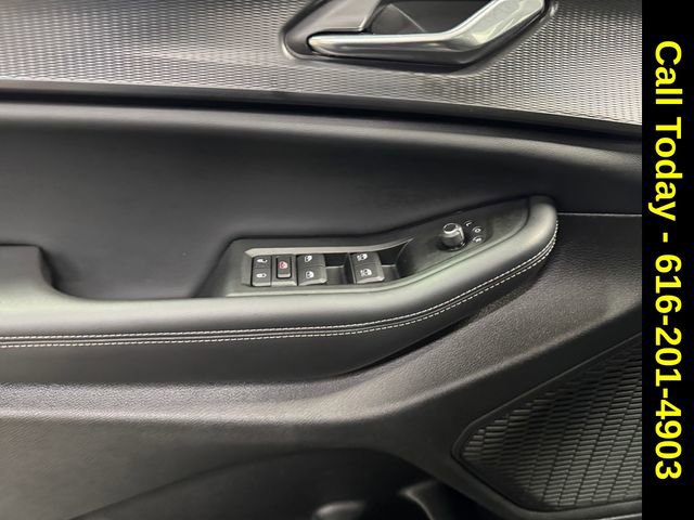 Used 2024 Jeep Grand Cherokee L Altitude image 25