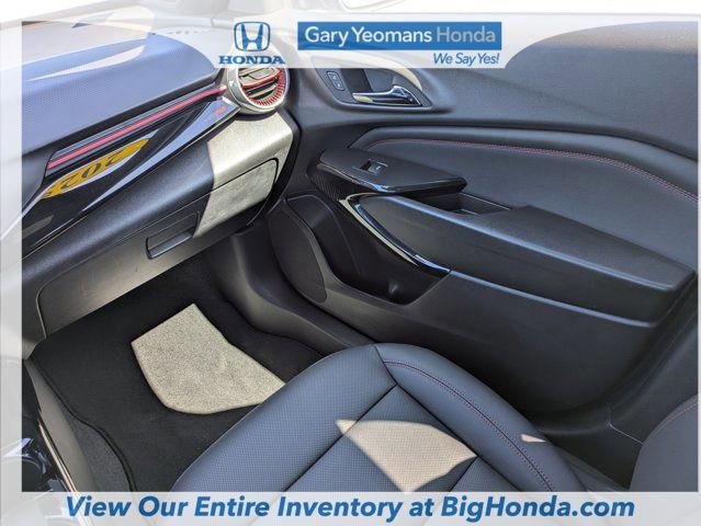 Used 2025 Chevrolet Trax RS w/ Driver Confidence Package image 17