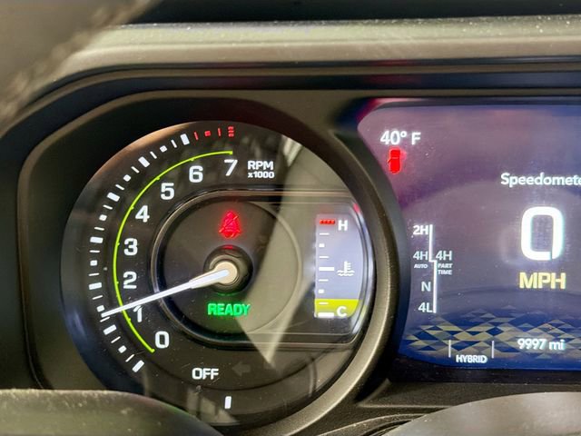 Used 2025 Jeep Wrangler Unlimited Sahara w/ Safety Group image 13