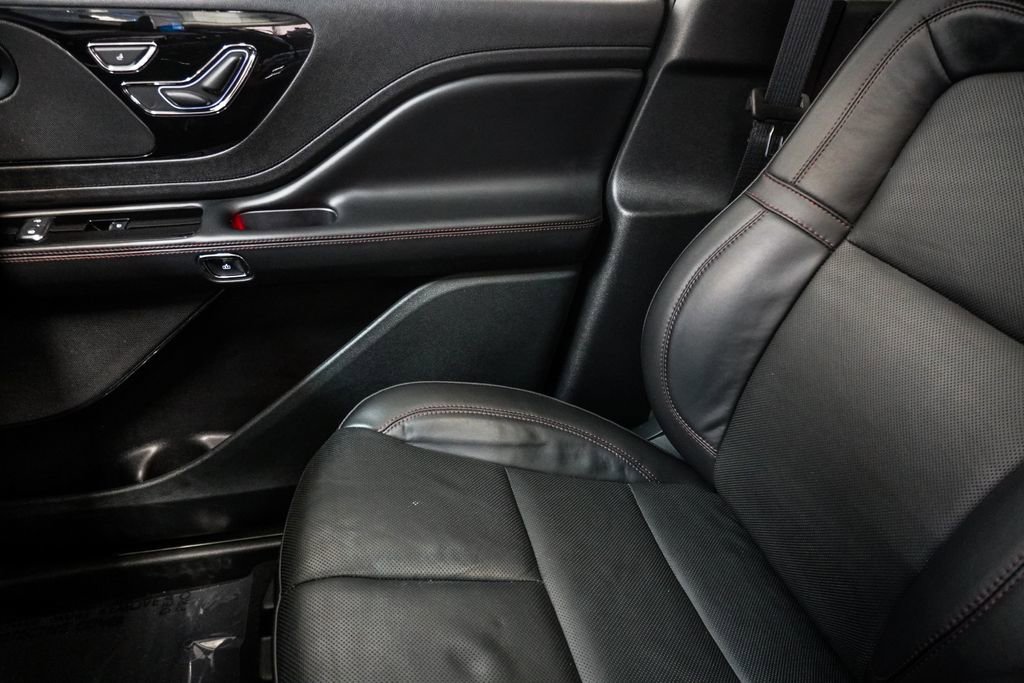 Used 2024 Lincoln Aviator Reserve image 32