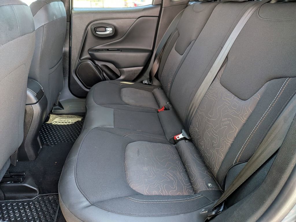 Used 2023 Jeep Renegade Latitude AWD/4WD image 25