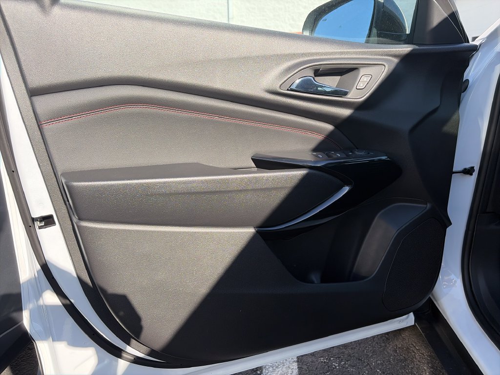 New 2026 Chevrolet Trax RS w/ Sunroof Package FWD image 14